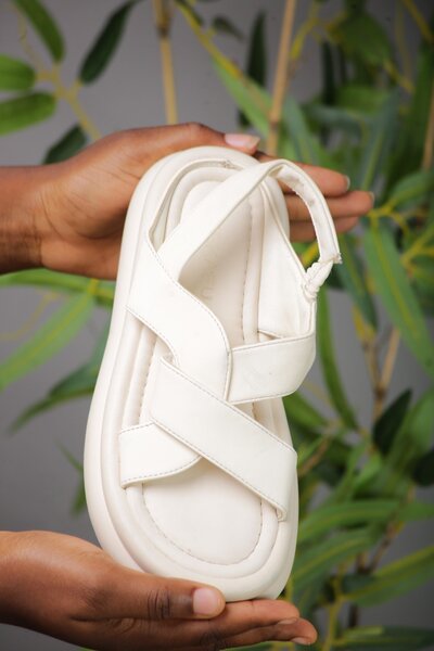 Sandales en cuir blanc confort
