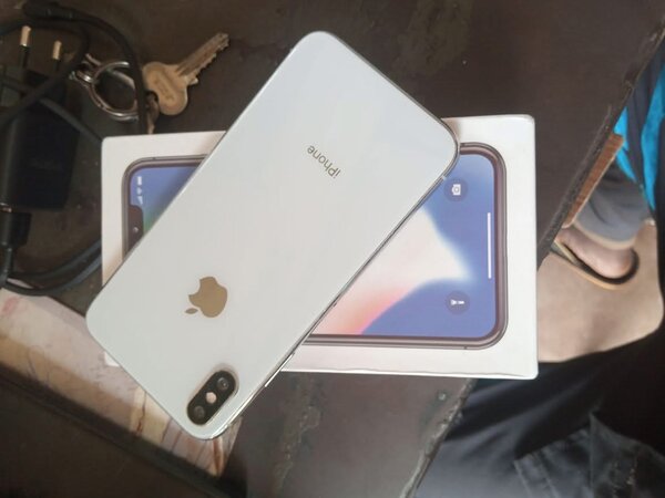 iPhone X Argent Débloqué