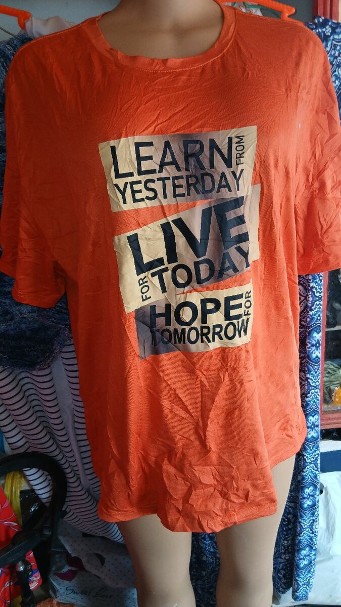 T-shirt uni avec imprimé