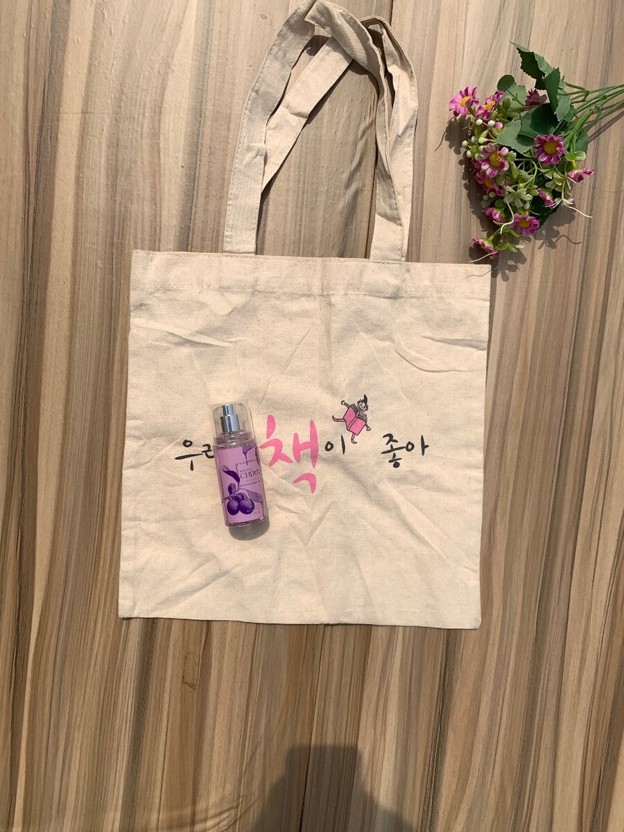 Tote bag