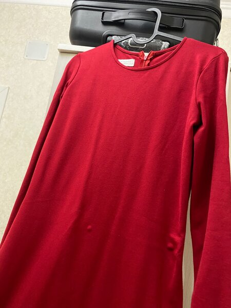 Красное вечернее платье