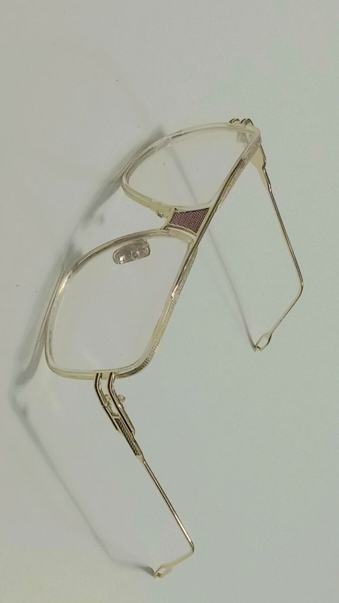 Metal frame high copy