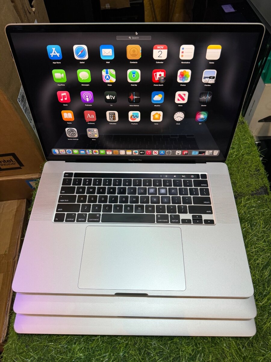 2019 MacBook Pro TOUCHBAR Ram 16GB Intel Core i9 ssd 512GB