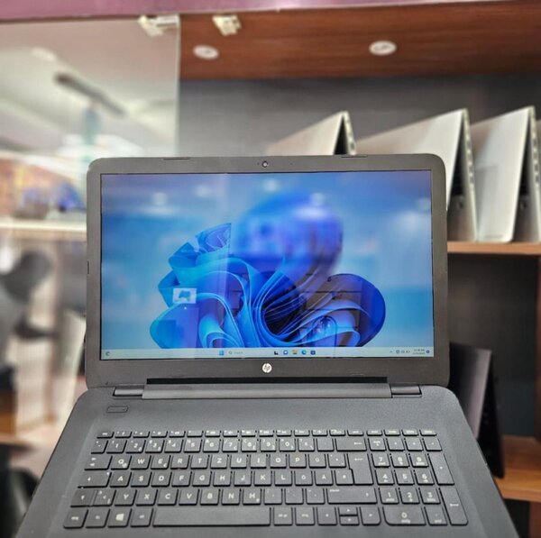 HP NOTEBOOK 17