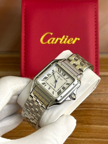 Montre Cartier Panthère élégante