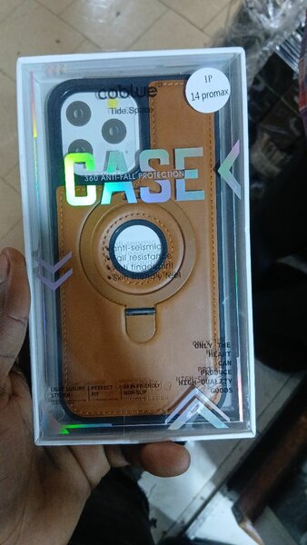 Coque cuir iPhone 14 Pro Max