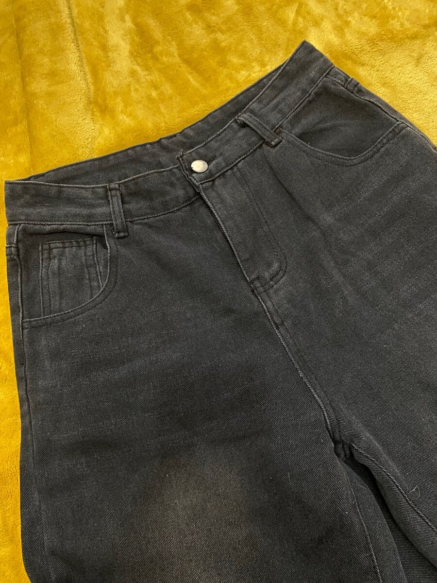 Серые джинсы широкие