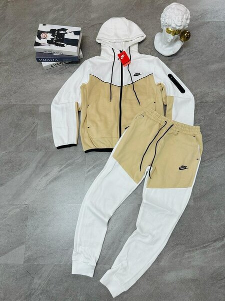 Nike tech