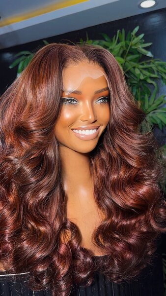 Perruque Ondulée en Dentelle