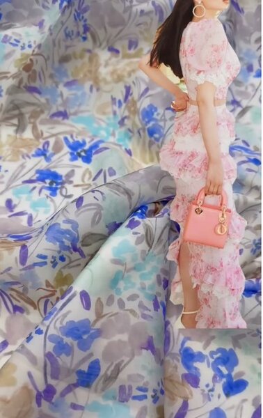 Красивая лёгкая ткань Тенсель батист с узором для пошива одежды