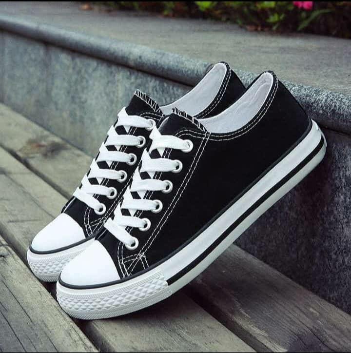 Baskets basses en toile