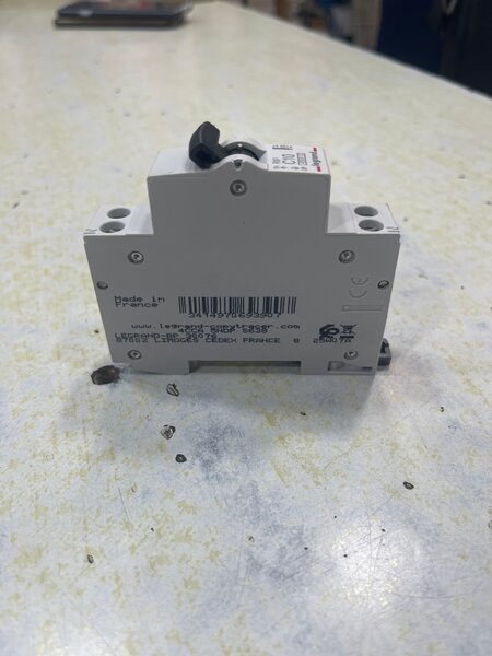 Disjoncteur Legrand C10