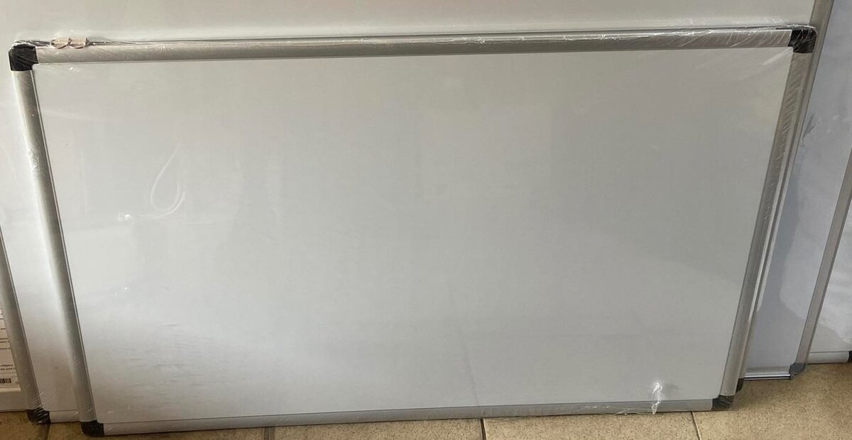 Tableau à marqueur effaçable 90x60cm