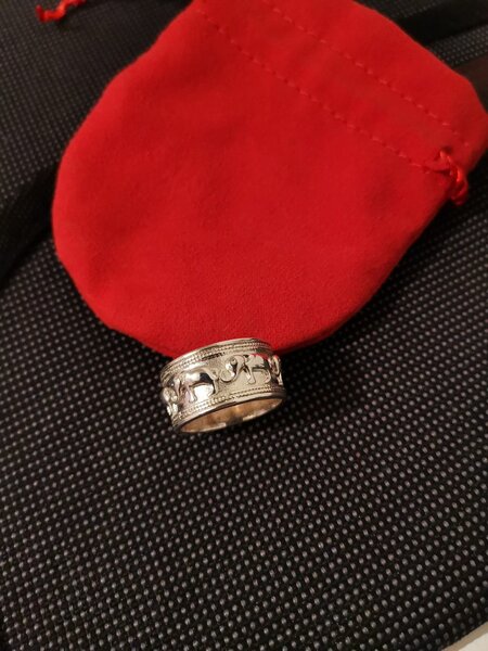 Серебро кольцо с рисунком слон размер 17
