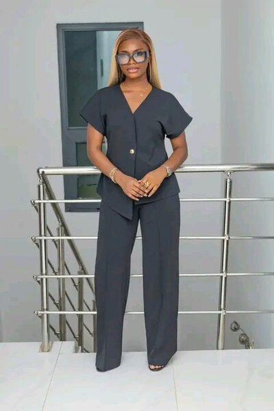 Costume élégant pour femme