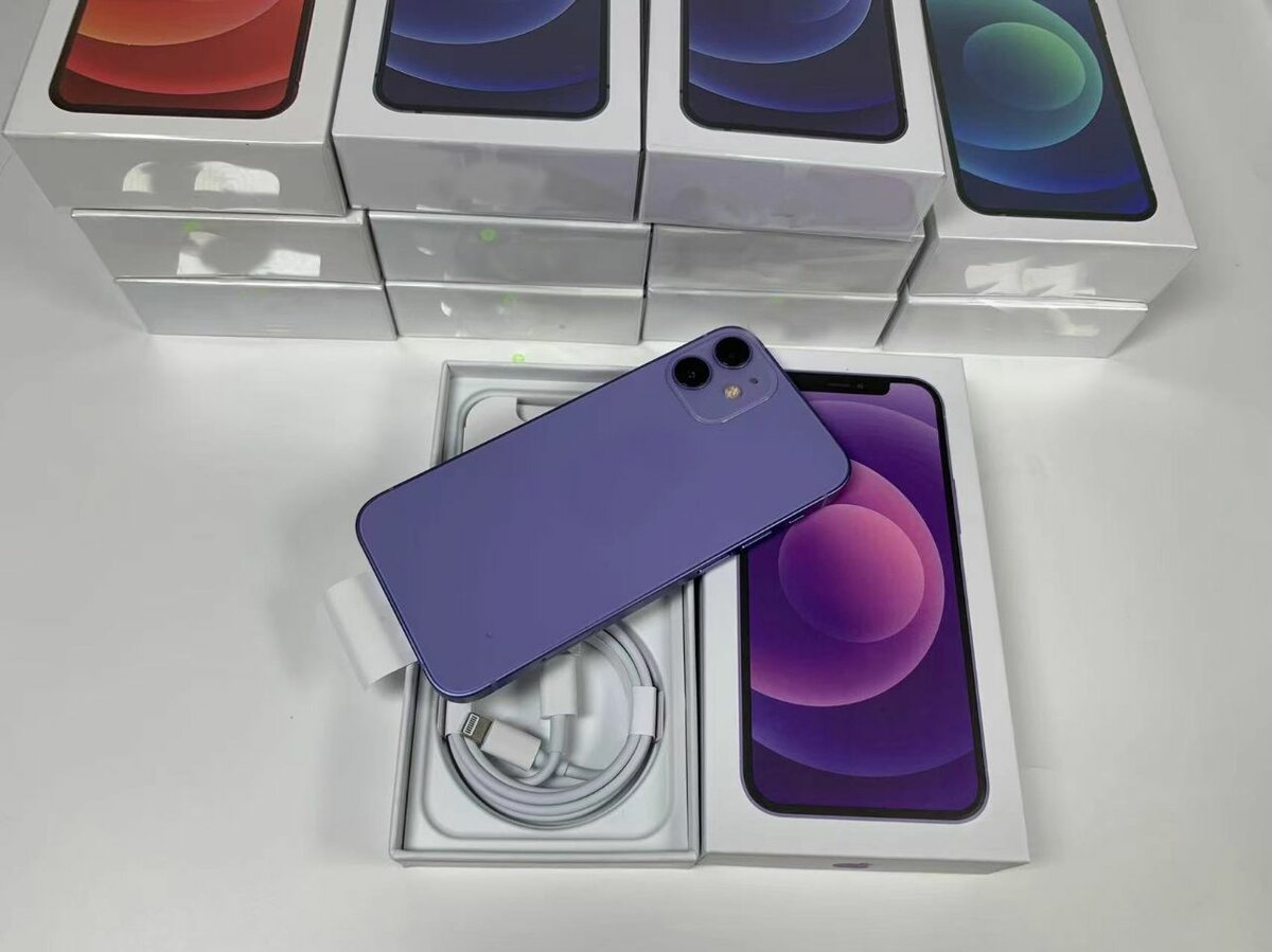 iPhone 12 Rouge et Violet