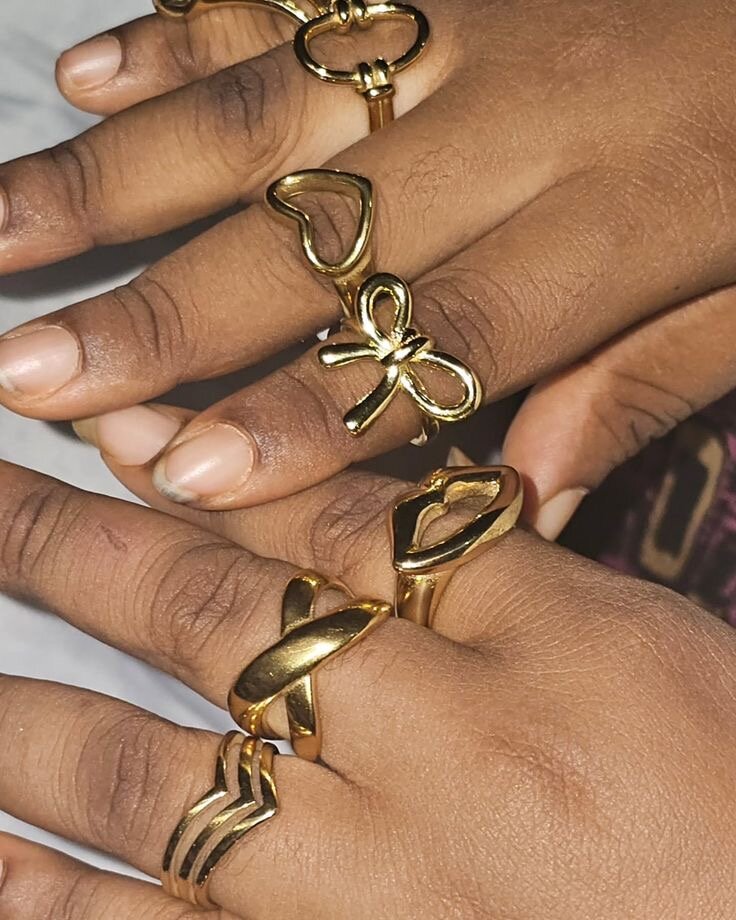 Bagues dorées modernes