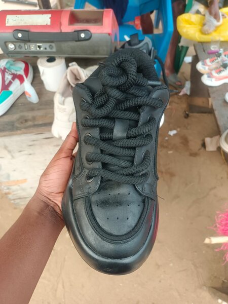 Baskets noires en cuir unisex