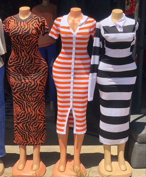 Robe moulante rayée chic