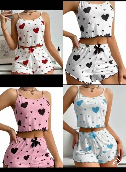 Pyjama court à motifs cœur