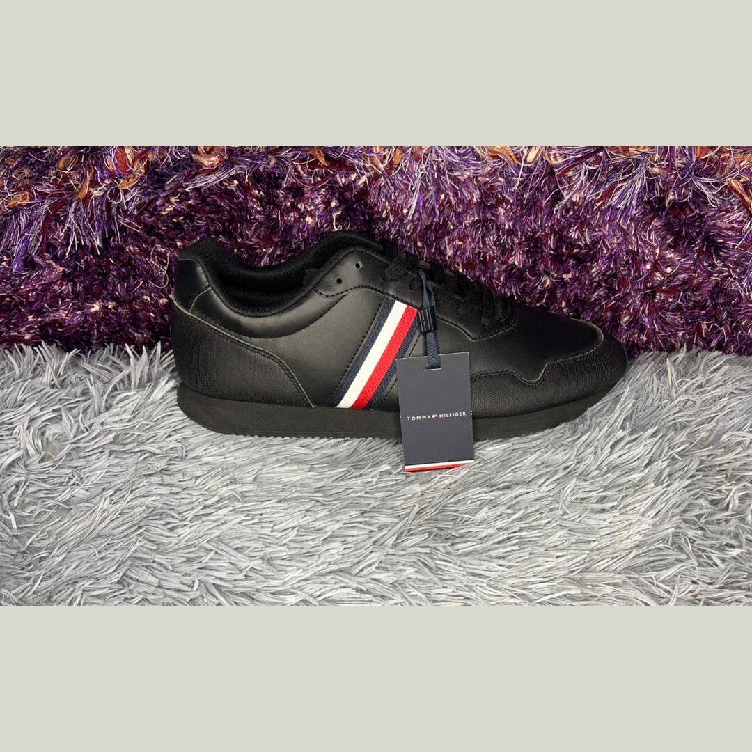 Sneakers en cuir noir élégant