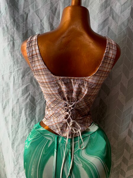 Corset à carreaux chic