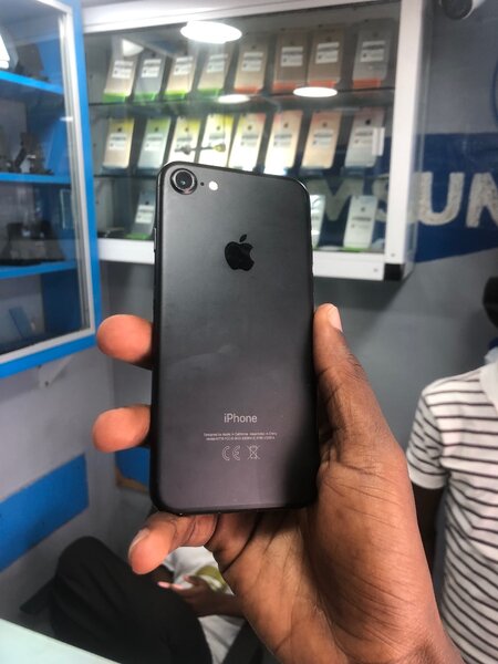 iPhone Noir 64GB Débloqué