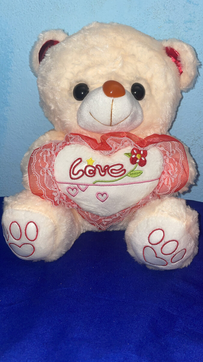 Ours en peluche "Love" moyen
