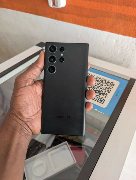 Samsung Galaxy S23 ultra noir