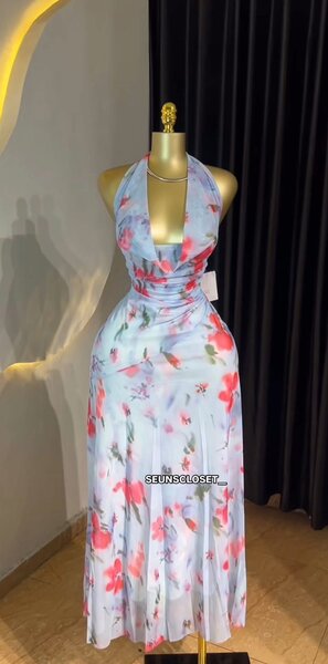 Robe fleurie transparente chic