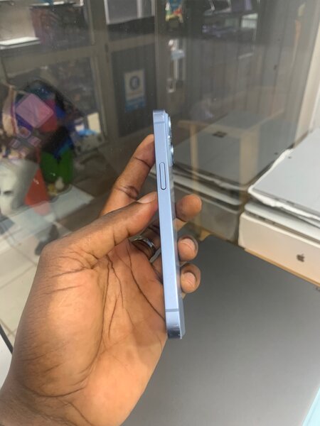 iPhone 14 simple