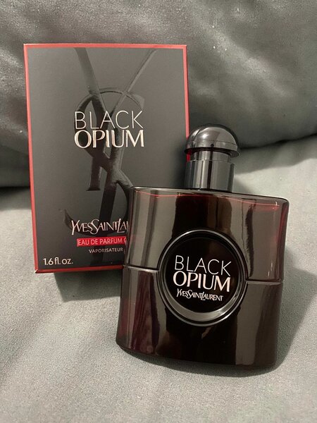 Parfum Black Opium Femme over
