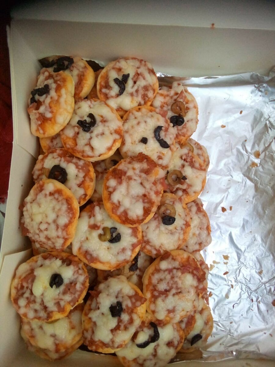 Mini pizza et barre de cake