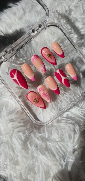 Ongles Faux Design Rose