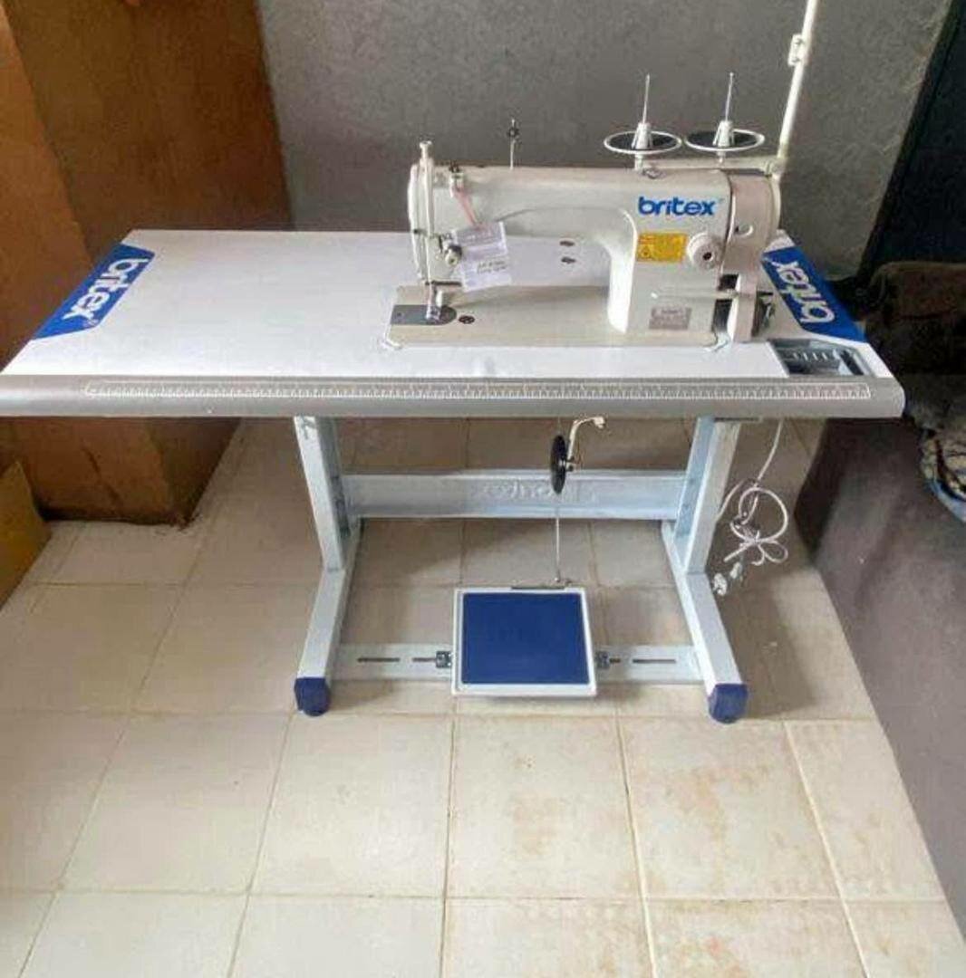 Machine à coudre industrielle Britex