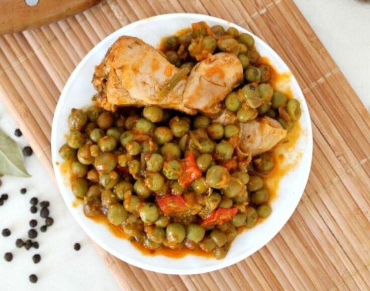 Poulet aux Petits Pois Savoureux