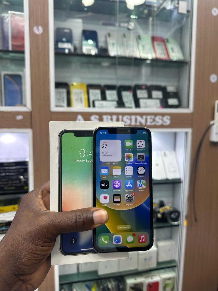 iPhone X 64giga sans ID