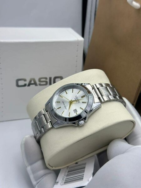 MONTRE CASIO
