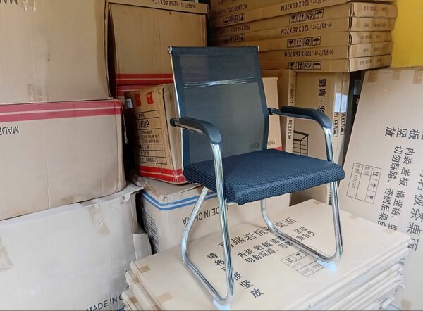 CHAISE VISITEUR POUR BUREAU