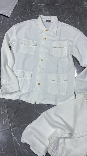 Complets de couleur tout  blanche manche longue