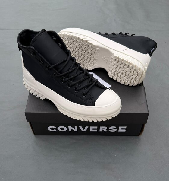 Baskets montantes Converse modernes