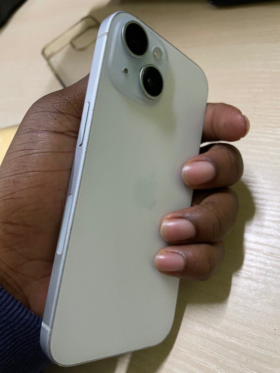 iPhone 15 White