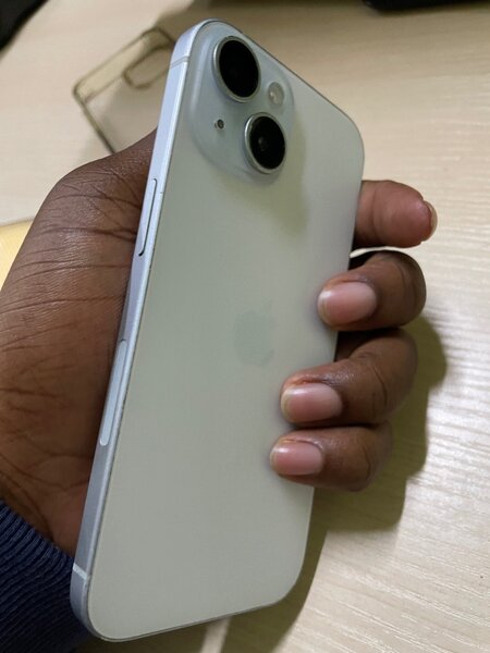 iPhone 15 White