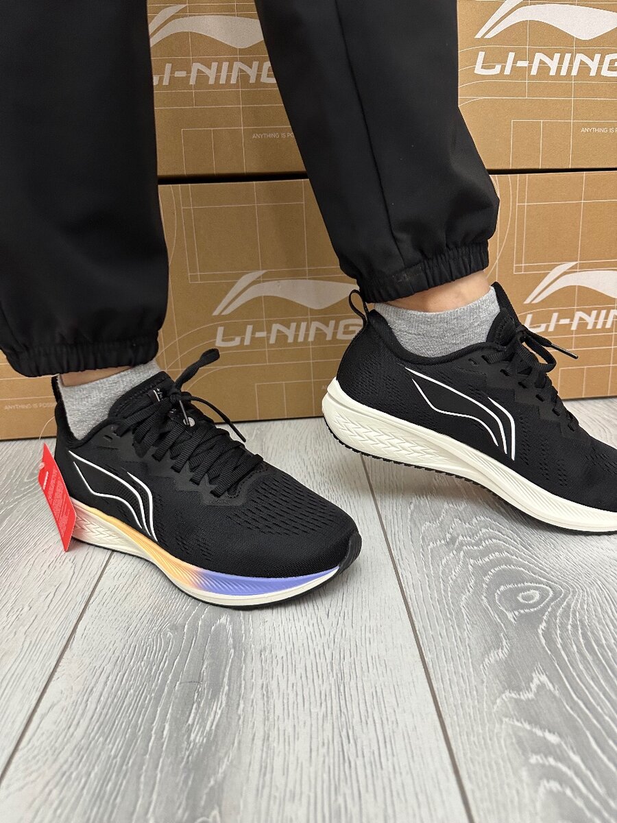 Кроссовки от Li-Ning