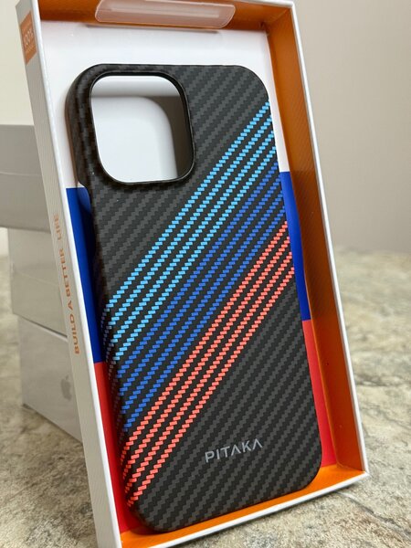 Чехол для телефона от Pitaka.  Для всех моделей IPHONE