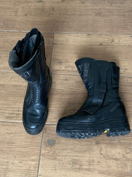 Biker boots