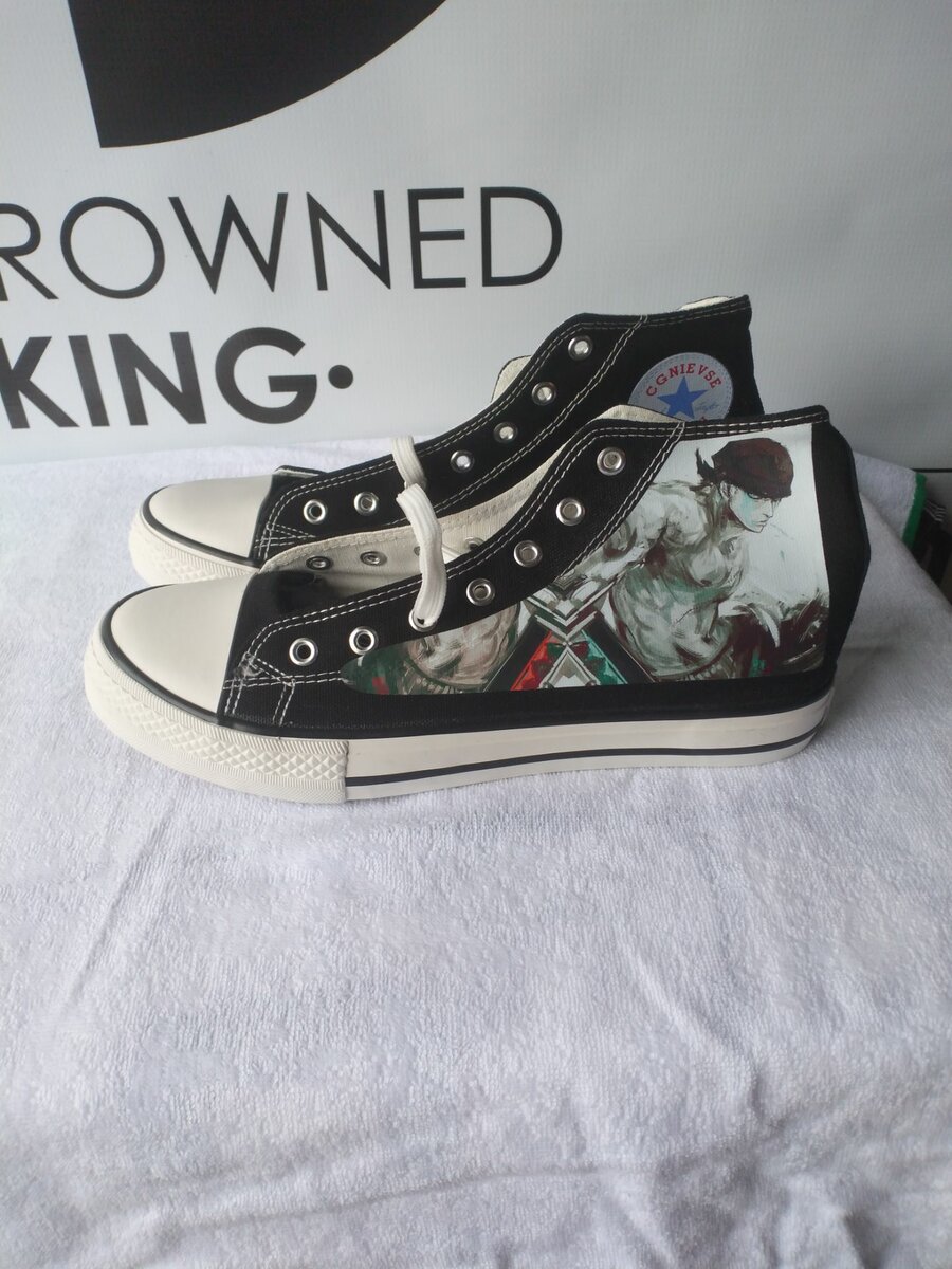 Roronoa Zoro themed converse