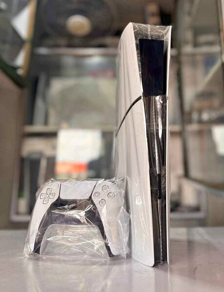 Console de Jeu Moderne avec Manette