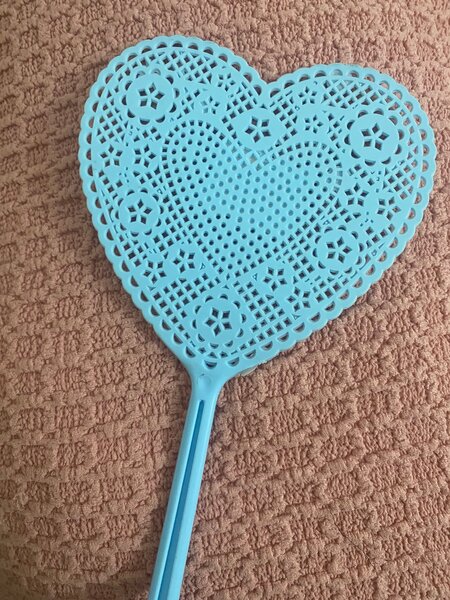 Tapette à mouches cœur bleu