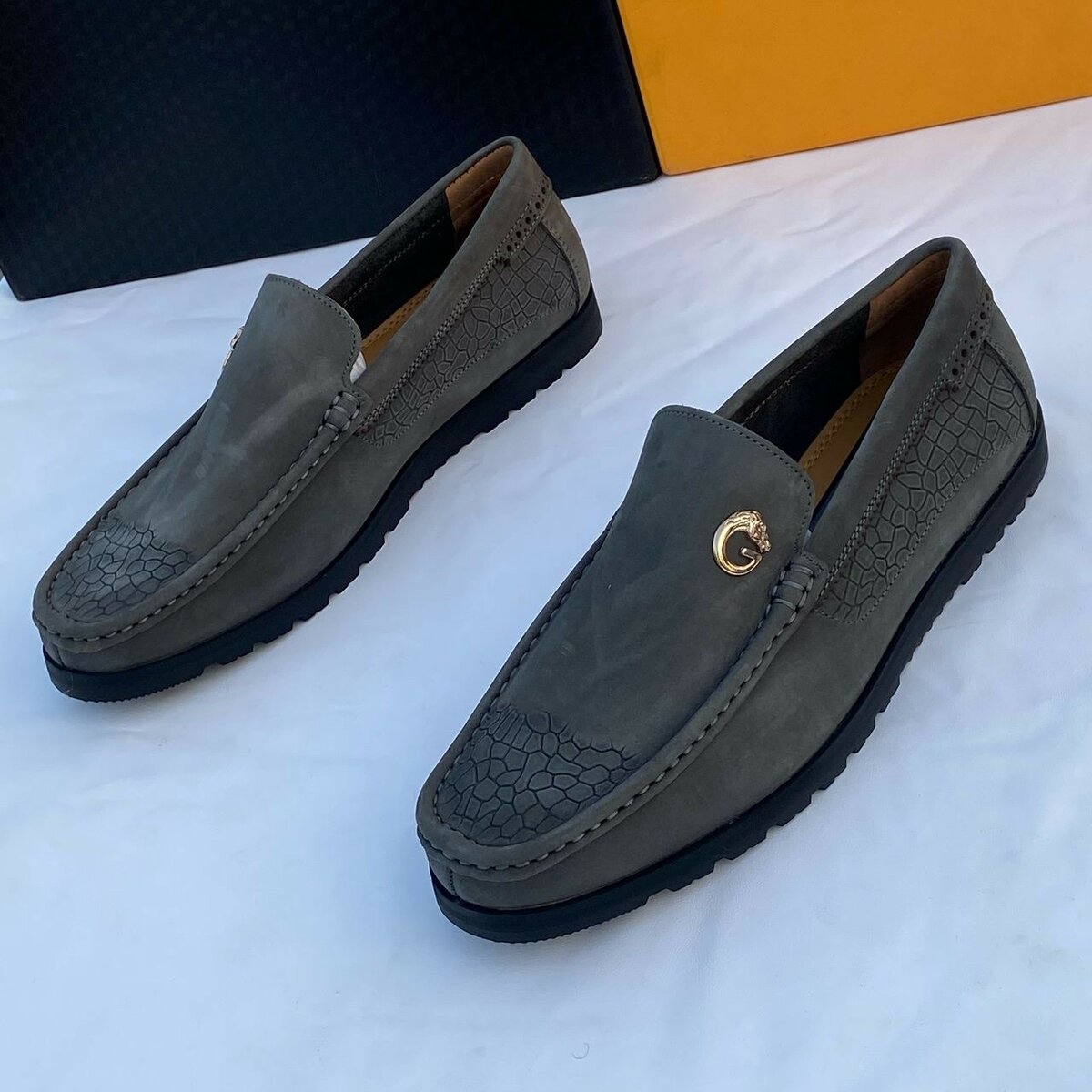 EXECUTIVE CASUAL WEAR